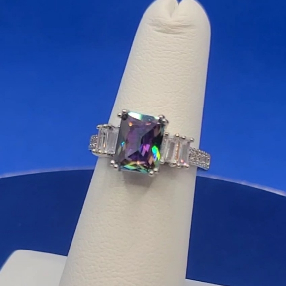 NWT Mystic Topaz & Cubic Zirconia Ring in Sterling Silver Size 6 & 8 - Picture 1 of 7